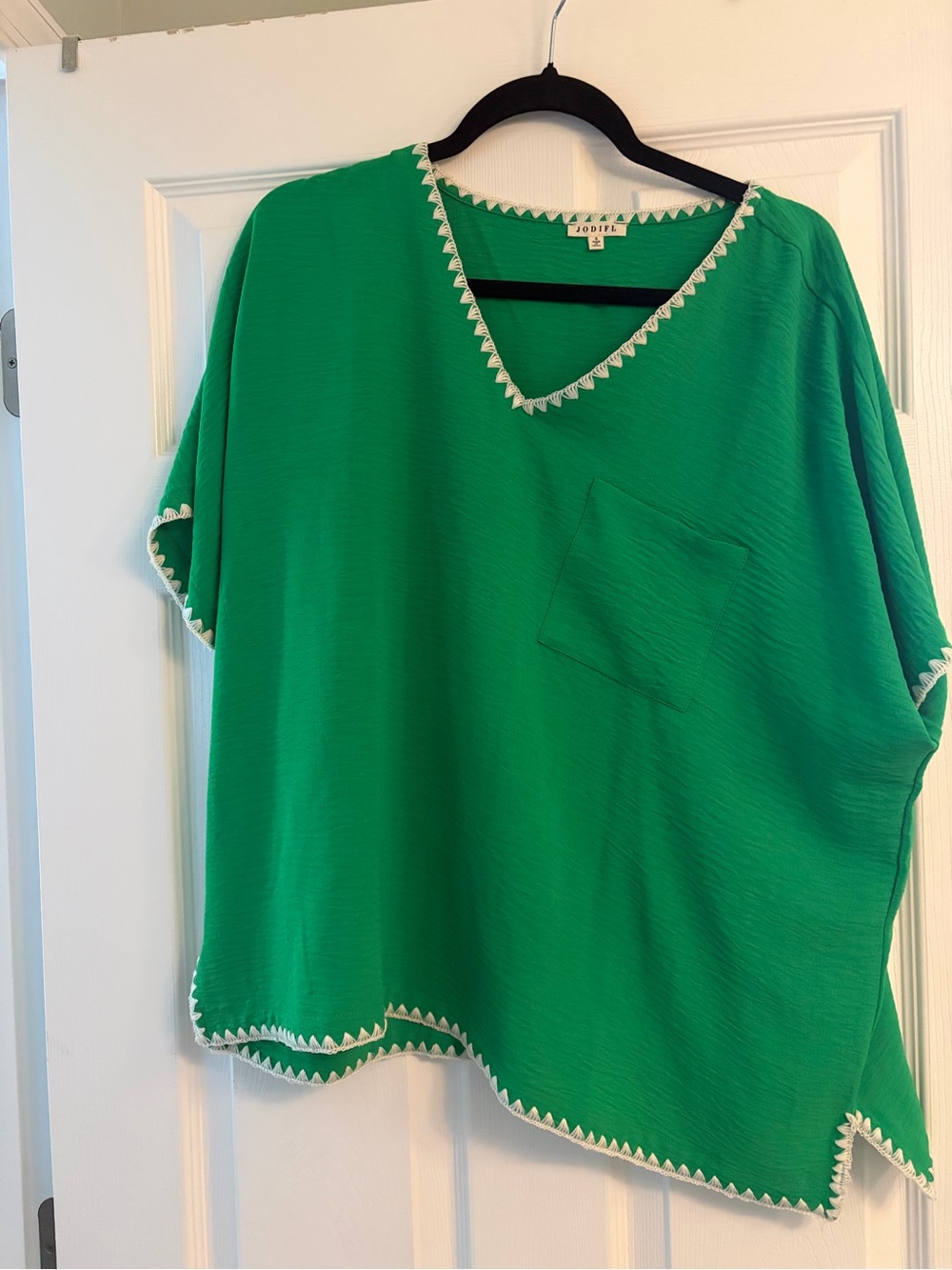 JODIFL Kelly Green V-Neck Pocket Tunic with White Trim